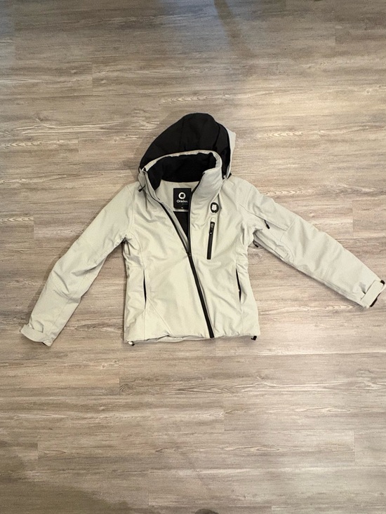 Obermeyer Jackets & Blazers - Obermeyer Light Gray Ski Jacket with Black Hood Trim